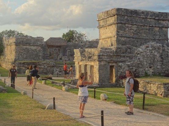 Site maya de Tulum au Mexique photo blog voyage tour du monde https://yoytourdumonde.fr