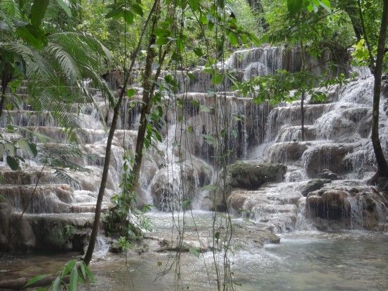 Magnifique cascade sur le site maya de Palenque au Mexique photo blog voyage tour du monde https://yoytourdumonde.fr