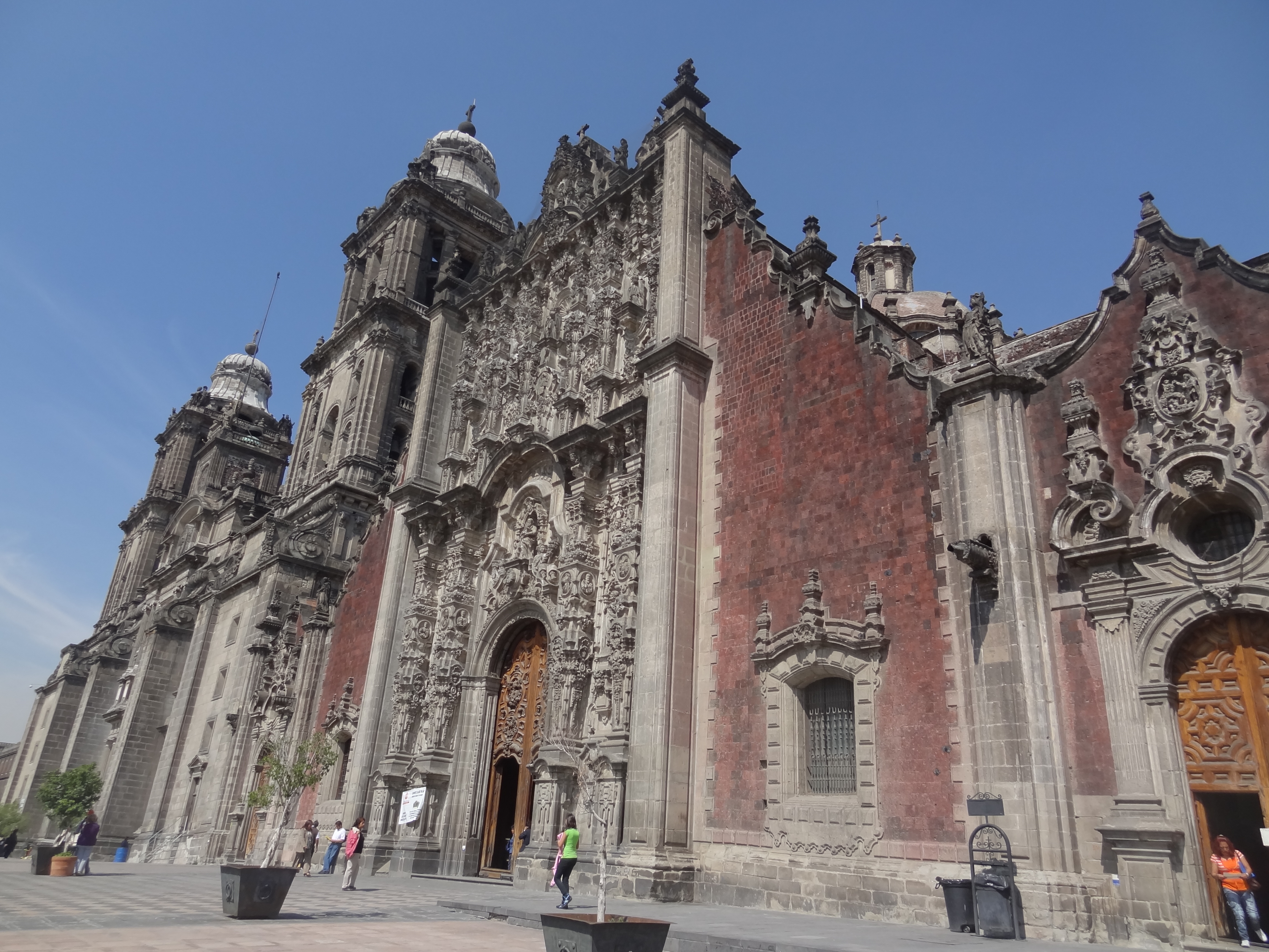 La magnifique cathédrale de Mexico City photo blog voyage tour du monde travel https://yoytourdumonde.fr