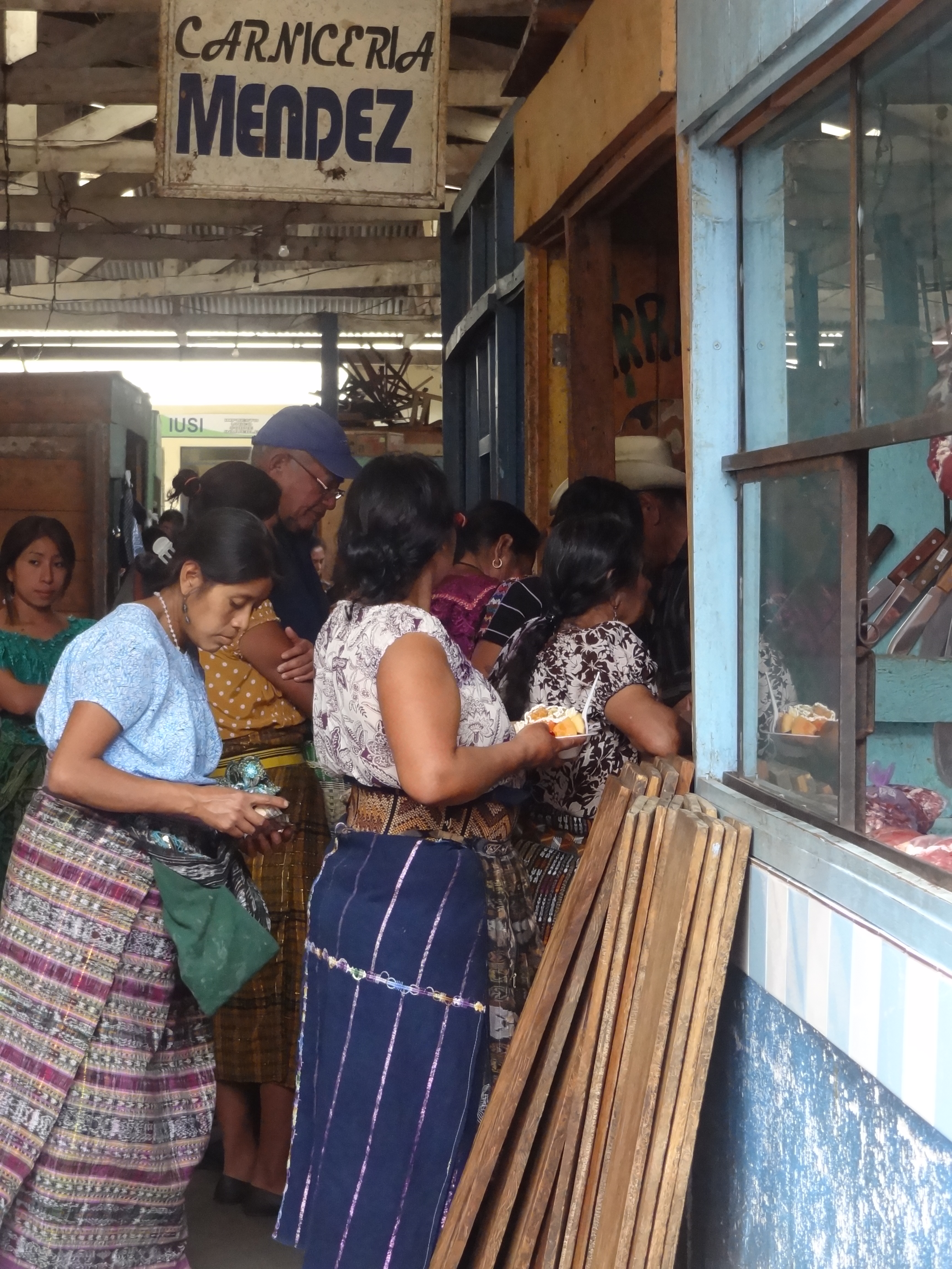 Guatelama: Sur le marché de San Pedro de la Laguna
