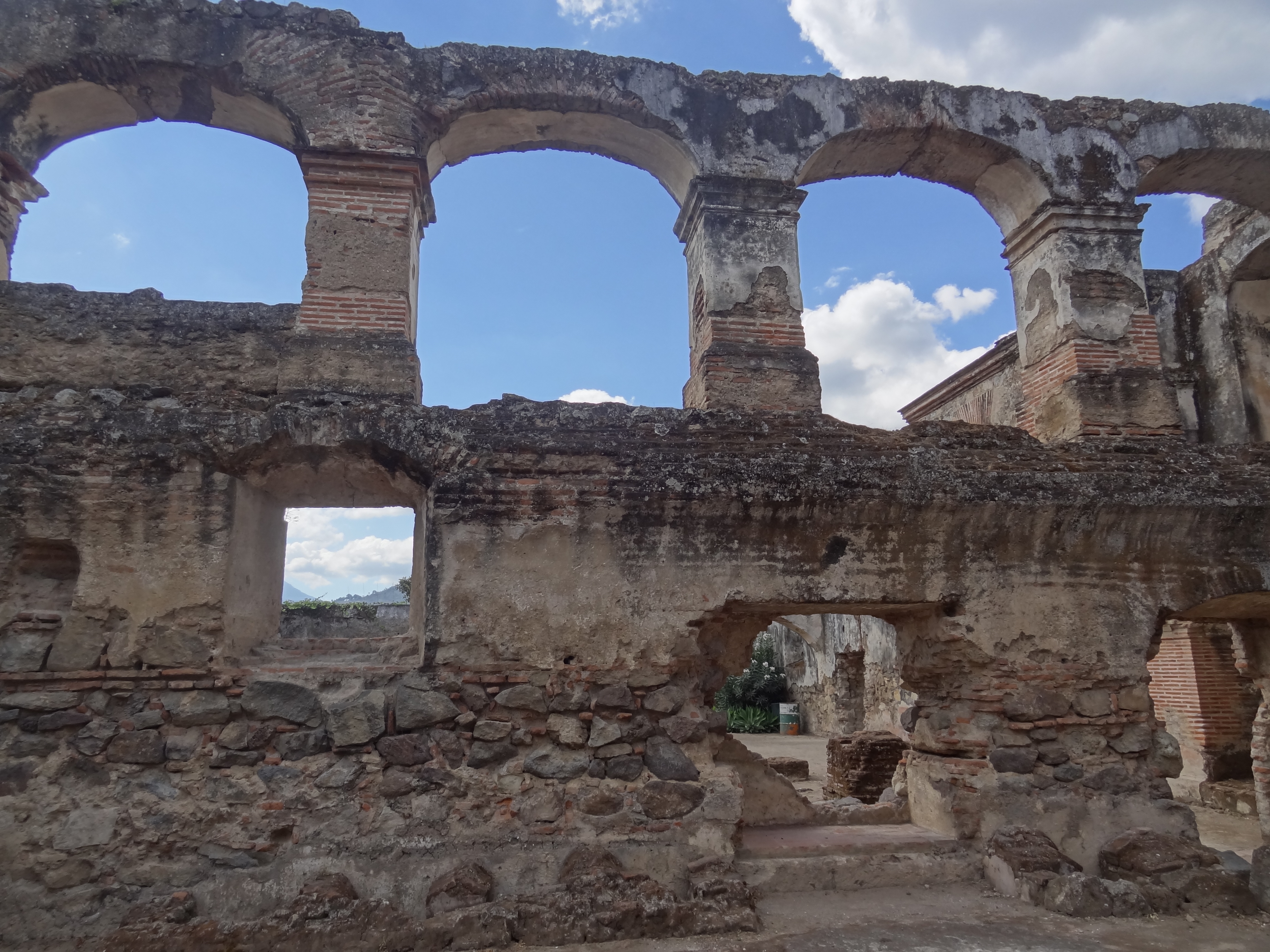 Voyage au Guatemala: La ville d'Antigua inscrite au Patrimoine de l'Unesco en partie détruite