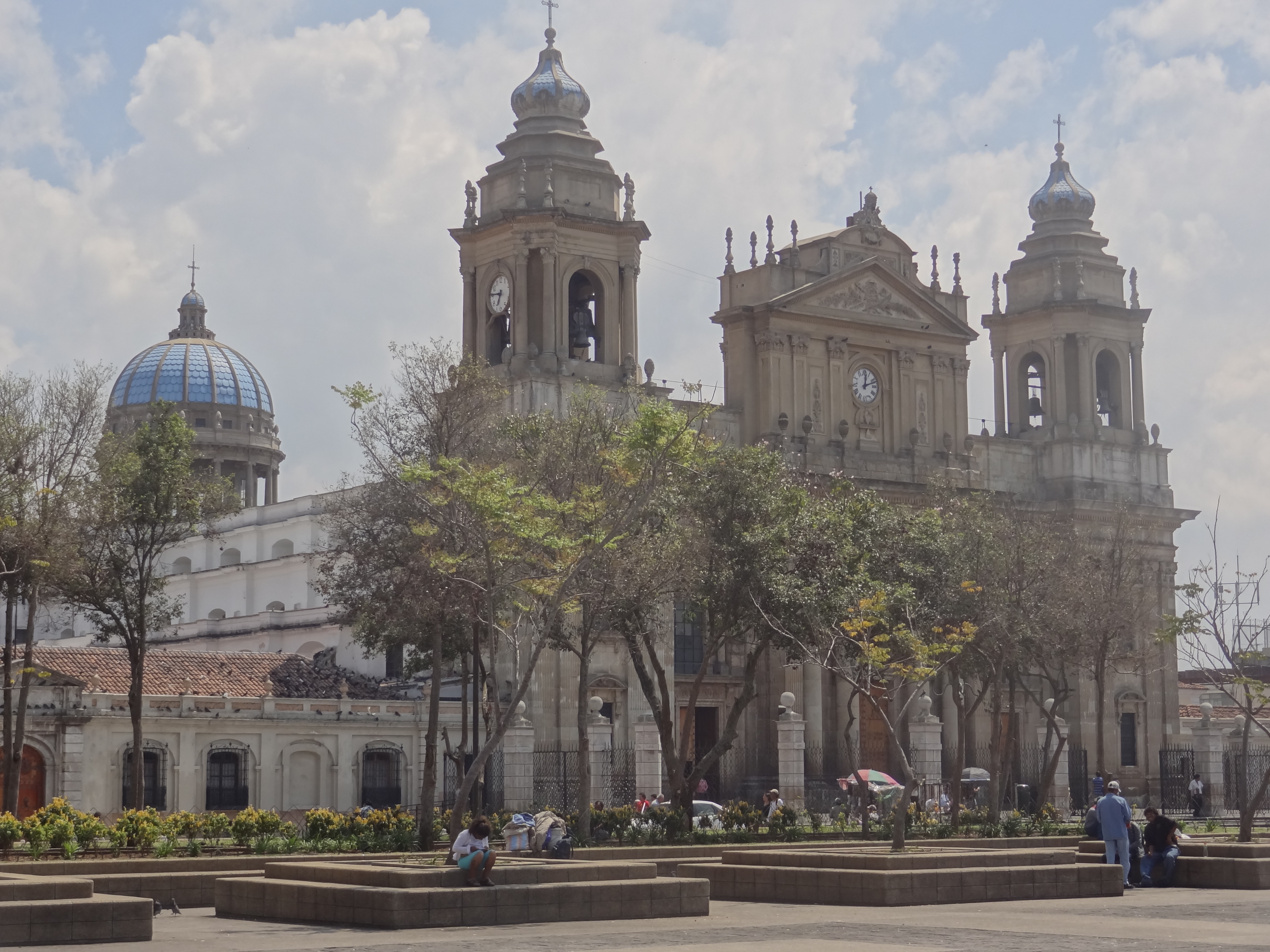 Cathédrale de Guatemala City photo blog voyage tour du monde travel https://yoytourdumonde.fr