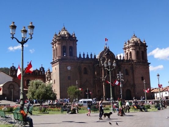 perou-cuzco-plaza-armas-inca-voyage-travel