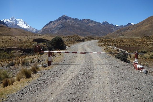 Perou-Huaraz: Sur la route en direction du Glacier Pastouri. 