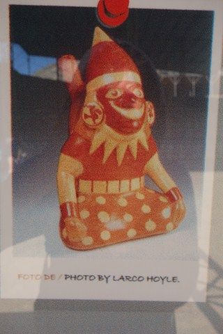 Perou- L'une des nombreuses poterie en image retrouvé sur les sites de la Huaca del Sol y de la Luna