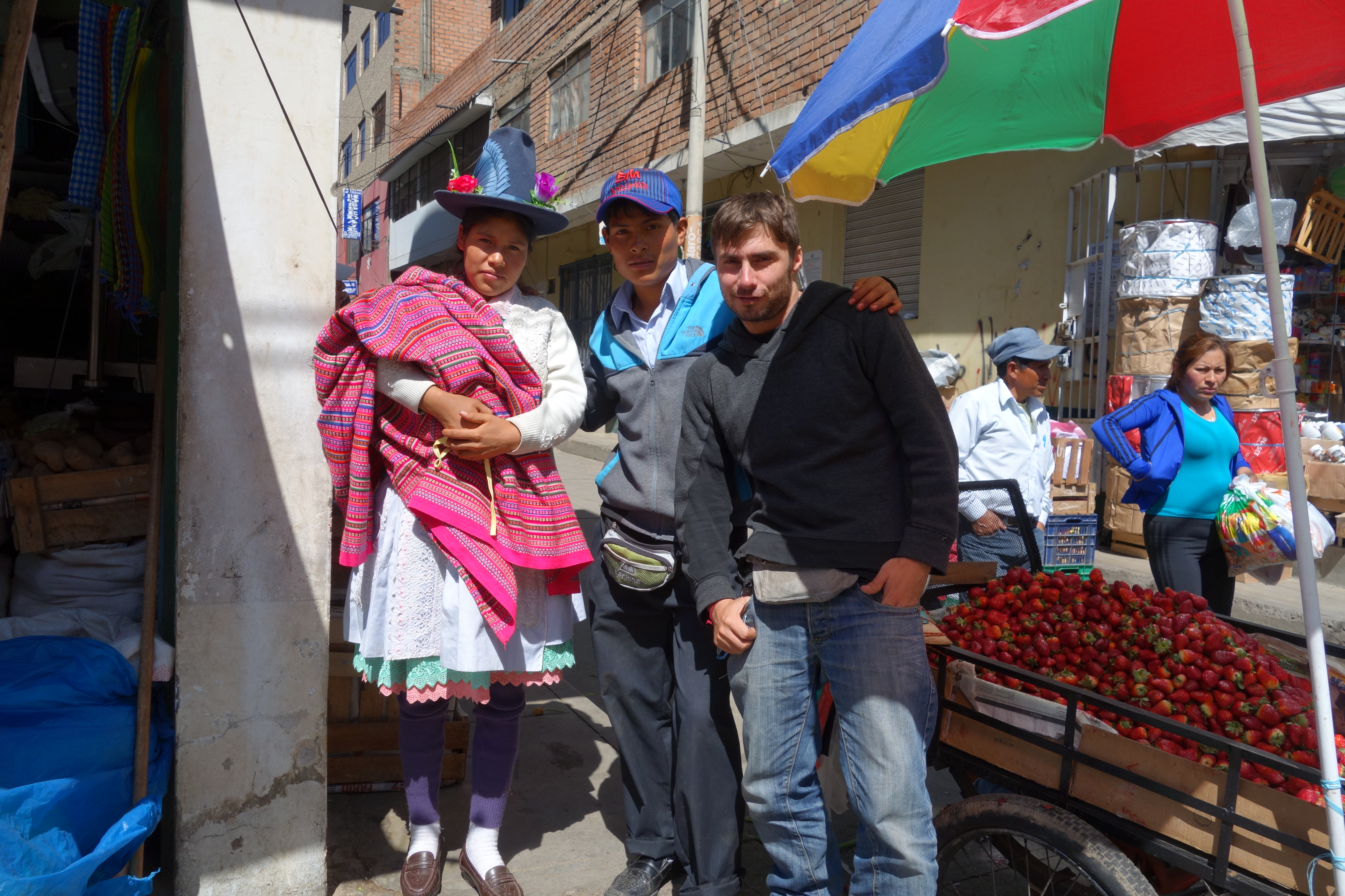 Perou-Huaraz: La famille de Pedro et l'heureux parrain!