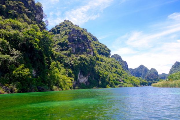 La superbe Baie d'halong terrestre au Vietnam ninh binh tam coc photo blog voyage tour du monde https://yoytourdumonde.fr