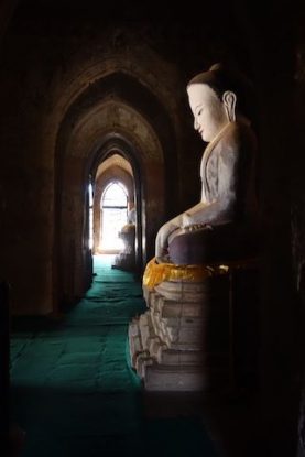 Sulamani temple presence d'un magnifique et tres ancien bouddha photo blog voyage tour du monde https://yoytourdumonde.fr