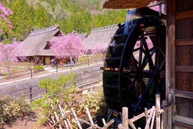 Mont Fuji petit village médiéval japonais de Saiko Iyashi no Sato Nemba article blog tour du monde https://yoytourdumonde.fr