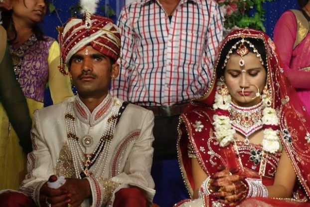 Pour beaucoup de filles indiennes le mariage est l'un des pires momentds de leurs vies car elles quittent leurs familes et en plus elles ne connaissent pas leurs maris photo blog voyage tour du monde https://yoytourdumonde.fr