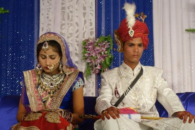les mariages en inde sont arrangé et cela donne une joie assez mesuré lors de la ceremonie photo blog voyage tour du monde https://yoytourdumonde.fr