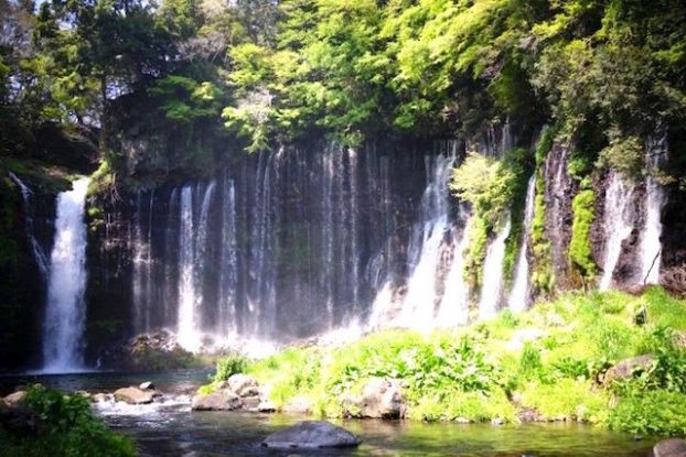 Japon Cascade de Shiraito à Fujinomiya photo blog voyage tour du monde https://yoytourdumonde.fr