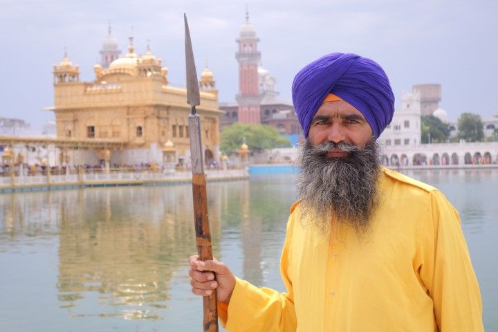 Portrait d'un Sikhs à Amritsar au temple d'or photo blog voyage tour du monde http://yoytourdumonde.fr