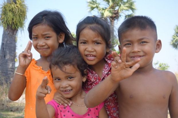 Portait de jeune cambodgiens dans la campagne de Kep. Photo blog https://yoytourdumonde.fr