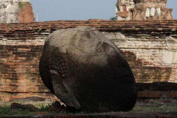 thailande-ayutthaya-unesco-bouddha-statue-tete-decapite-travelling-voyage