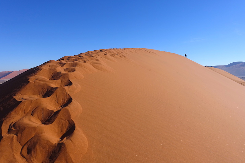 Sur la Dune45 en Namibie dans le désert de Namib-Naukluft photo blog voyage tour du monde travel https:/yoytourdumonde.fr