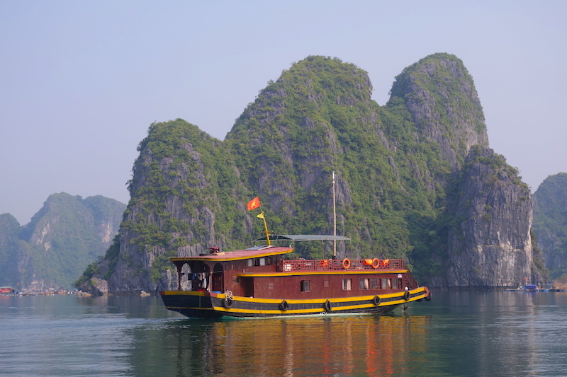 Différente croisière possible sur la Baie d'Halong photo blog voyage tour du monde http://yoytourdumonde.fr