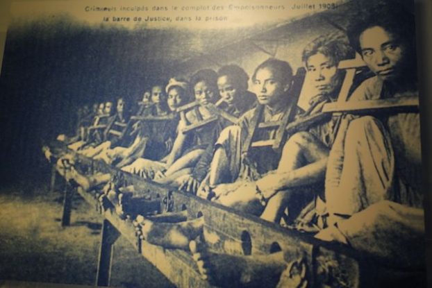 Voyage au Vietnam: Photo de prisonniers politique incarcerer à Hanoi durant l'epoque coloniale. 