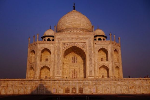 Taj Mahal en Inde photo blog tour du monde inde agra http://yoyytourdumonde.fr
