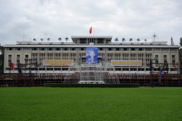 Façade du musée de la Reunification à Saigon alias Ho Chi Minh sur le blog https://yoytourdumonde.fr