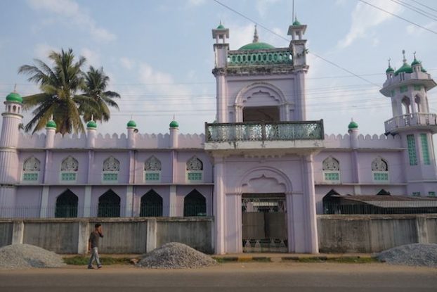 Vous pouvez visiter certaines mosquée à Mawlamyine elles ont été construite du temps de la colonisation britannique en Birmanie photo blog tour du monde http//yoytourdumonde.fr