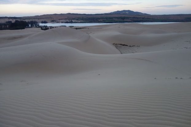 Au petit matin les dunes de sables dans le magnifiques desert de Mui Ne dans le sud du vietnam blog https://yoytourdumonde.fr