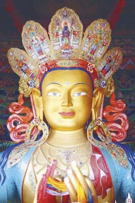 L'une des plus belles statues de Bouddja se trouve au Thiksey Monastery photo blog voyage tour du monde https://yoytourdumonde.fr