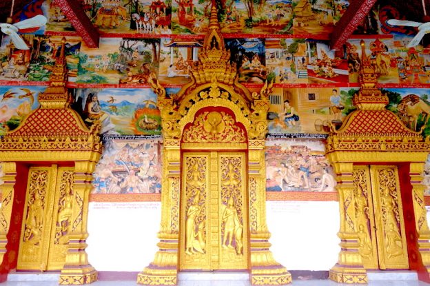 Laos: Temple à Luang Prabang photo blog voyage tour du monde https://yoytourdumonde.fr