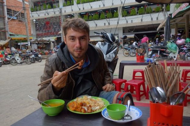 Vietnam - Dalat: Le midi je vous conseille de manger sur le marché central de Dalat! Pas chère et très bon.