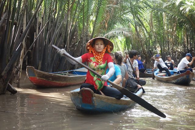 Nombreux bateaux sur le Delta du Mekong blog http://yoytourdumonde.fr