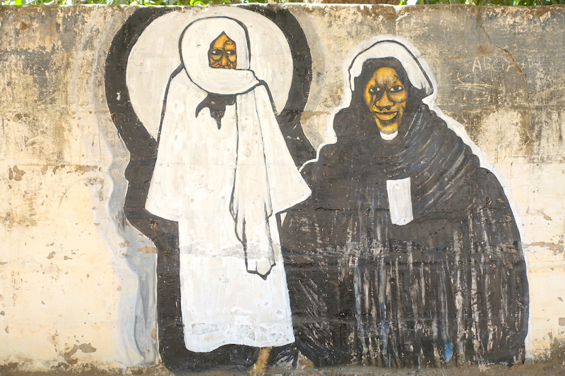 La ville de Thiès au Sénégal mérite très largement une journée entière pour la visiter photo blog voyage tour du monde https://yoytourdumonde.fr