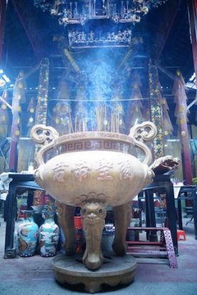 Il vous faut entrer dans les pagodas (temple) de Can Tho blog https://yoytourdumonde.fr