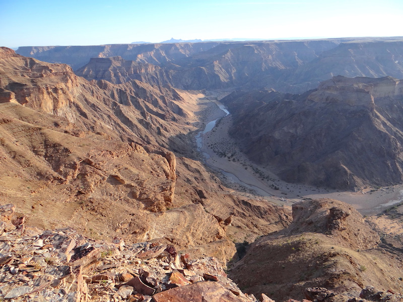 Fish River Canyon en Namibie photo blog voyage tour du monde travel https://yoytourdumonde.fr