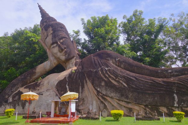 Vientiane laos bouddha parc photo blog tour du monde https://yoytourdumonde.fr