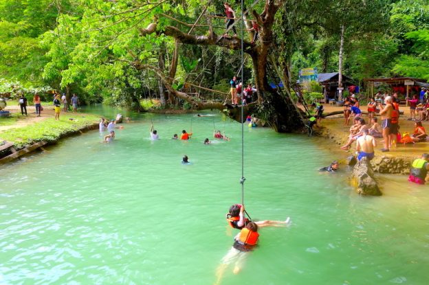 Le blue lagon van vian laos photo blog voyage tour du monde https://yoytourdumonde.fr