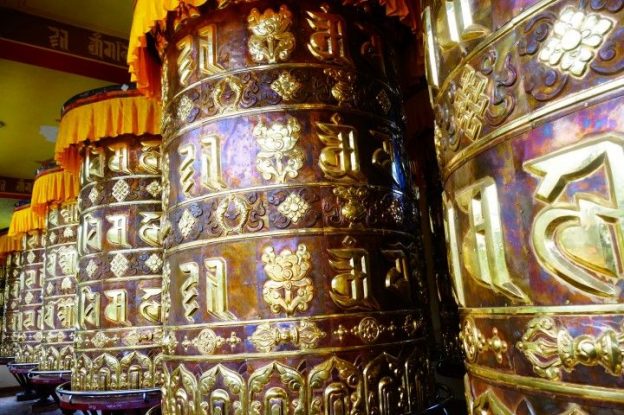 moulin à priere bouddhiste du cote de Yuksom au sikkim photo blog tour du monde https://yoytourdumonde.fr