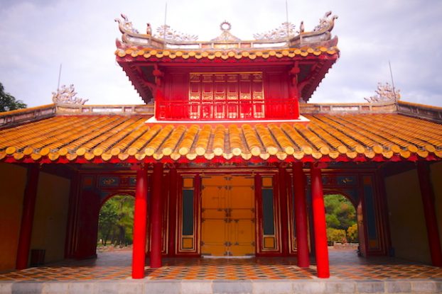A 20 minutes de Hué il vous faut découvrir le magnifique mausolée de Minh Mang ancien empereur du Vietnam photo blog voyage tour du monde https://yoytourdumonde.fr