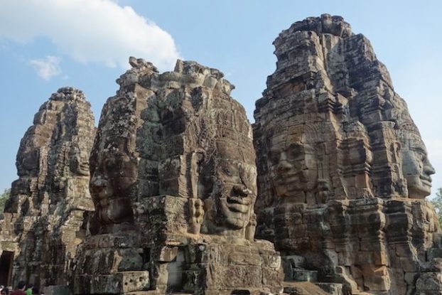 Les visages énigmatique du Baylon dans les temples d'Angkor photo blog https://yoytourdumonde.fr