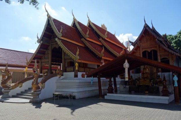 Un autre tres beau temple du cote de Chiang Mai en Thailande.
