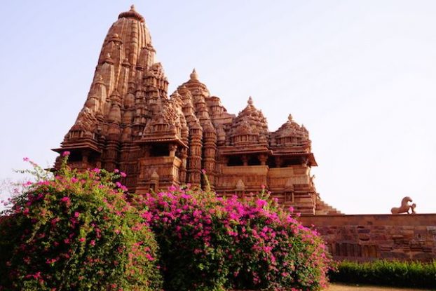 Inde temple Khajuraho photo blog voyage tour du monde https://yoytourdumonde.fr