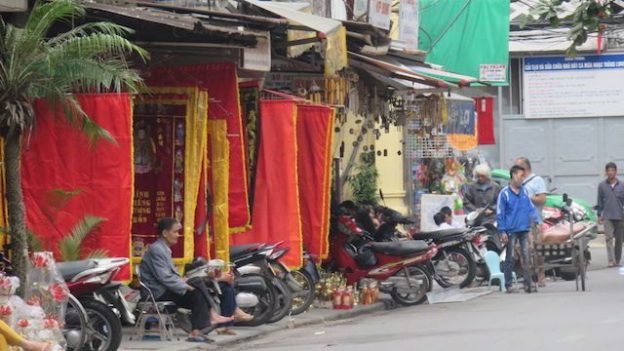 Voyage au Vietnam: Dans l'ancien Hanoi les rues avaient le nom des magasins et atelier presents. 