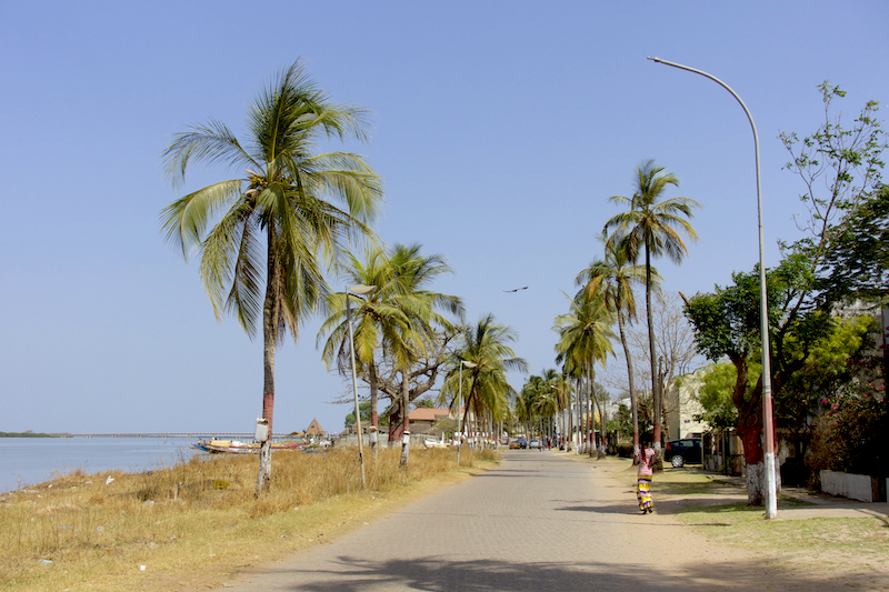 Sur la route du port à Ziguinchor au Sénégal en Casamance photo blog voyage tour du monde https://yoytourdumonde.fr
