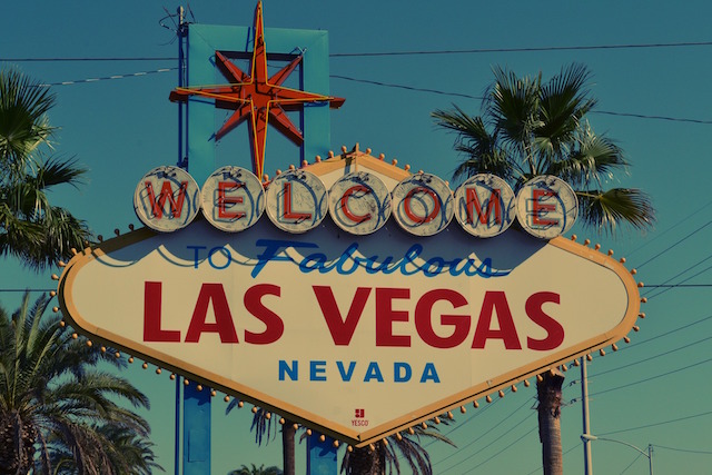 L'un des panneaux les plus connus de Las Vegas photo voyage blog tour du monde http://yoytourdumonde.fr