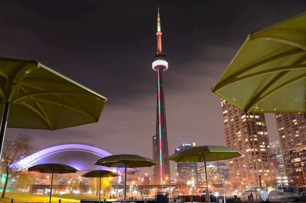 La ville de Toronto est l'une des villes les plus visités d'Amerique et je comprend tant il y a des choses à faire et à voir photo blog voyage tour du monde https://yoytourdumonde.fr