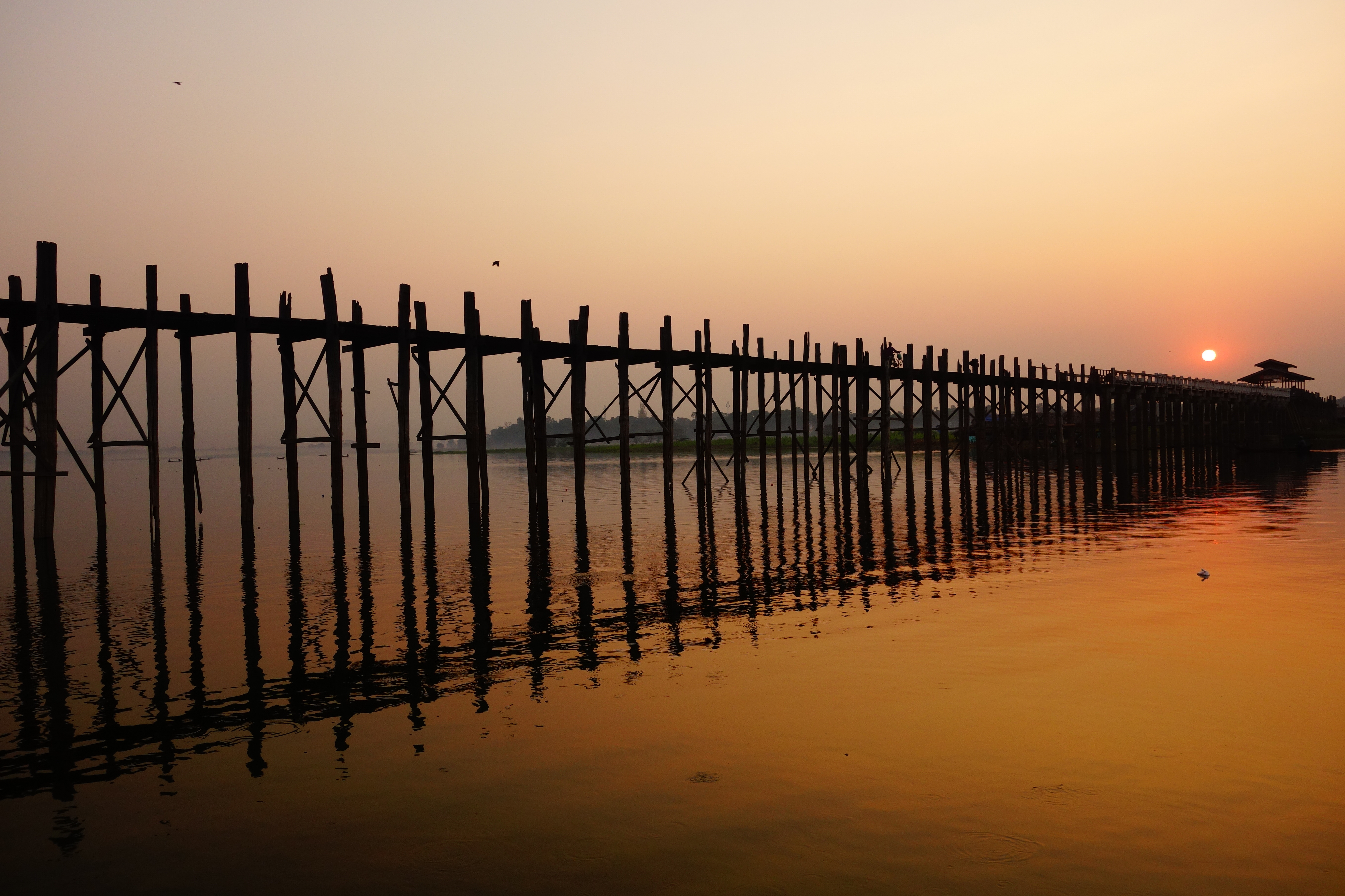 mandalay pont le plus long du monde en teck photo voyage tour du monde birmanie mondalay http://yoytourdumonde.fr